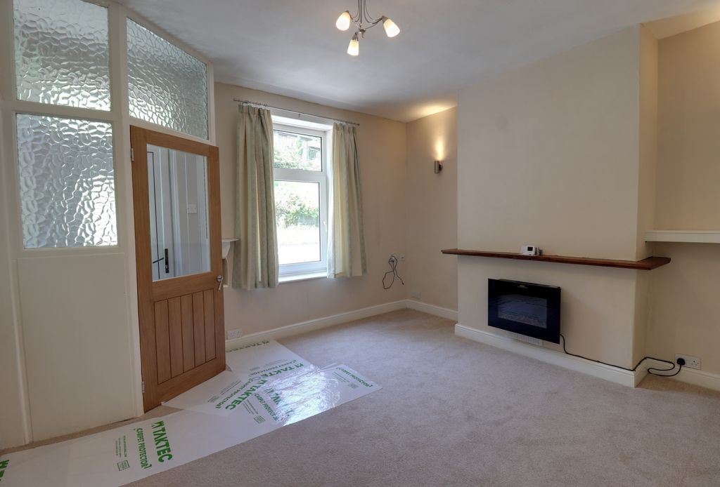 Property photo 3 of 12 Lounge 1A