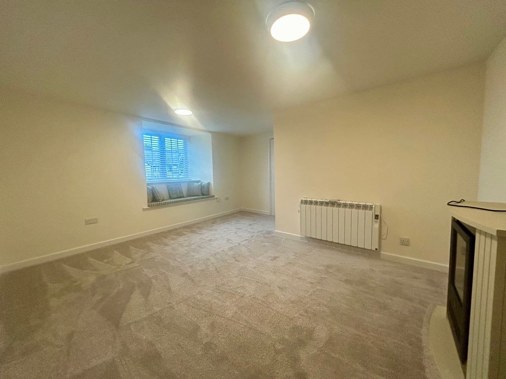 Property photo 3 of 11 Image