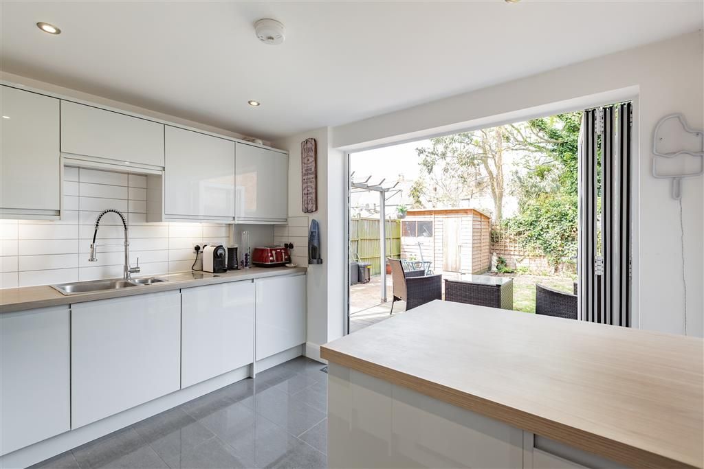 Property photo 2 of 16 Kitchen