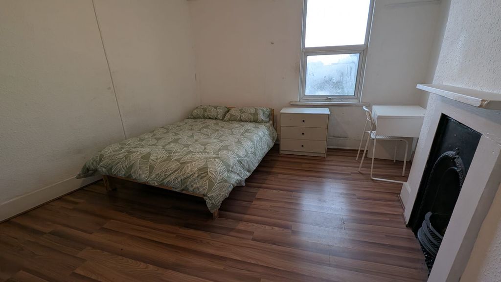 Property photo 2 of 4