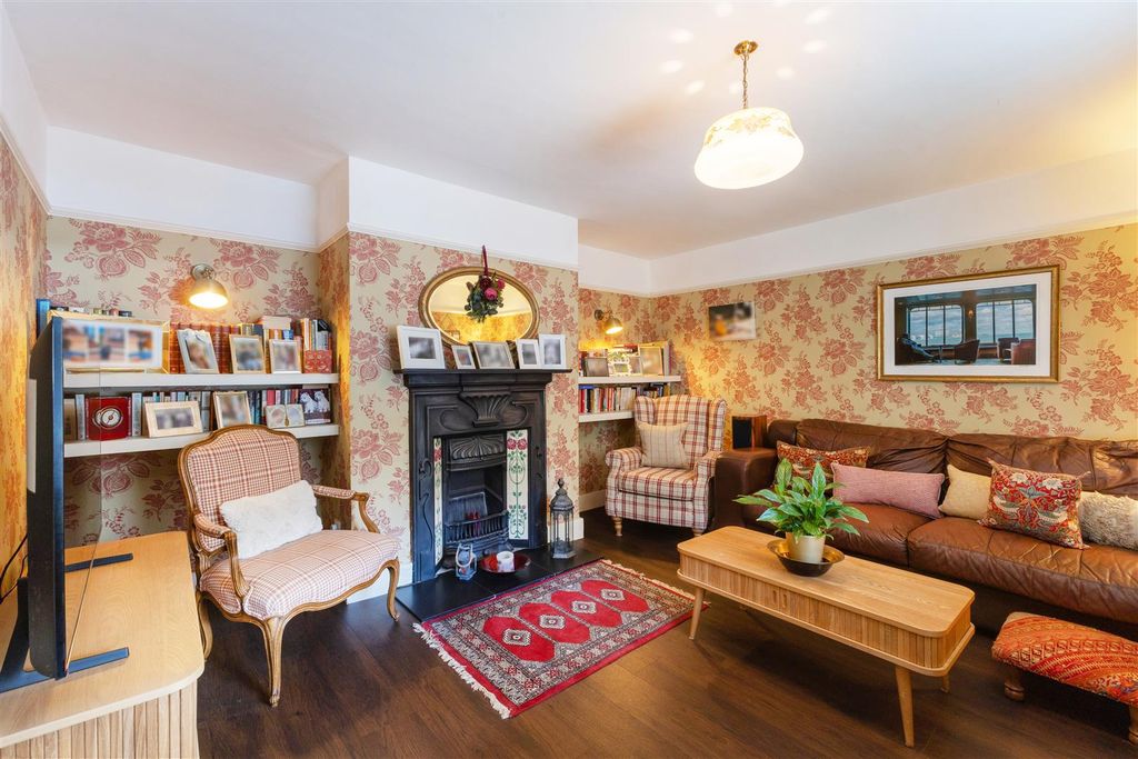Property photo 2 of 17 6 Reception Room.Jpg