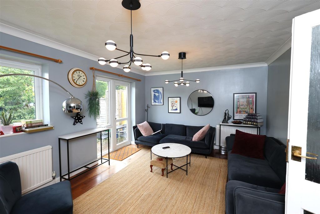 Property photo 2 of 18 Living Room