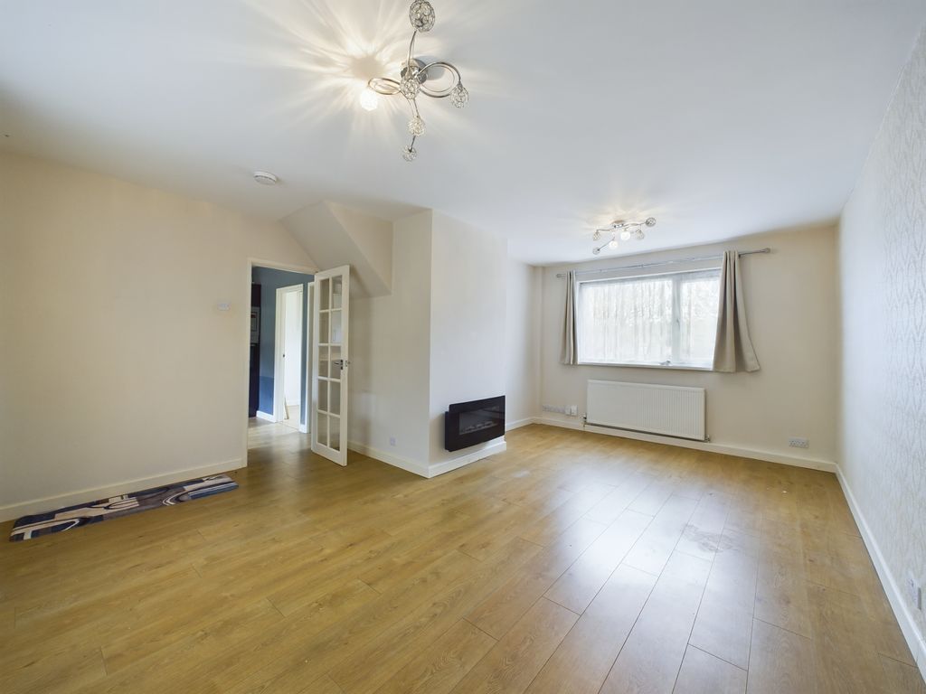 Property photo 3 of 14 Cam02089G0-Pr0208-Still004