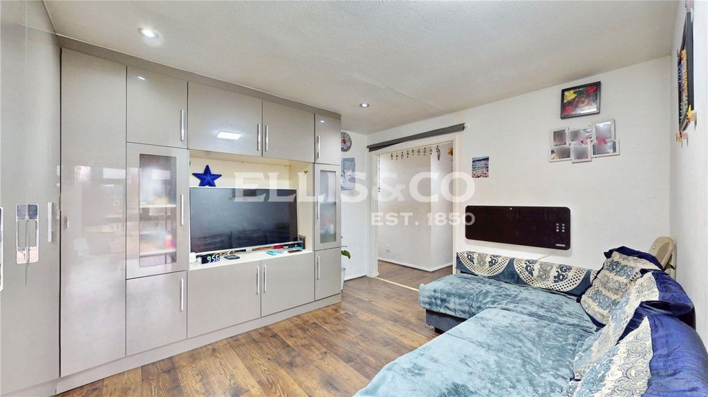 Property photo 2 of 13 Picture No. 21