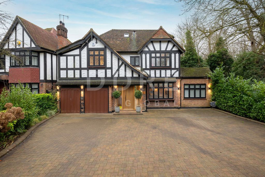 Property photo 2 of 17