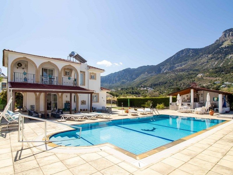 Property photo 1 of 25 3 Bedroom Resale Villa,10m By 5m Swimming Pool, Double Plot Size, Air Conditioning, Bar With BBQ & Garden Shed, Title Deed In The Owner's Name VAT Paid Image No 1