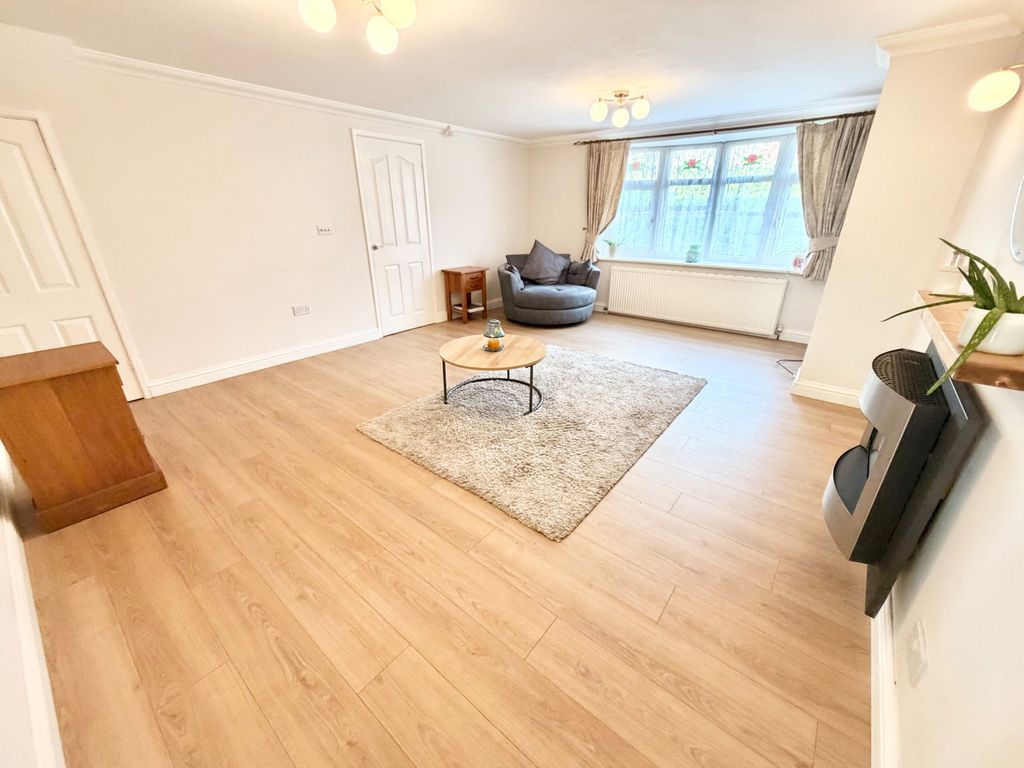 Property photo 3 of 30
