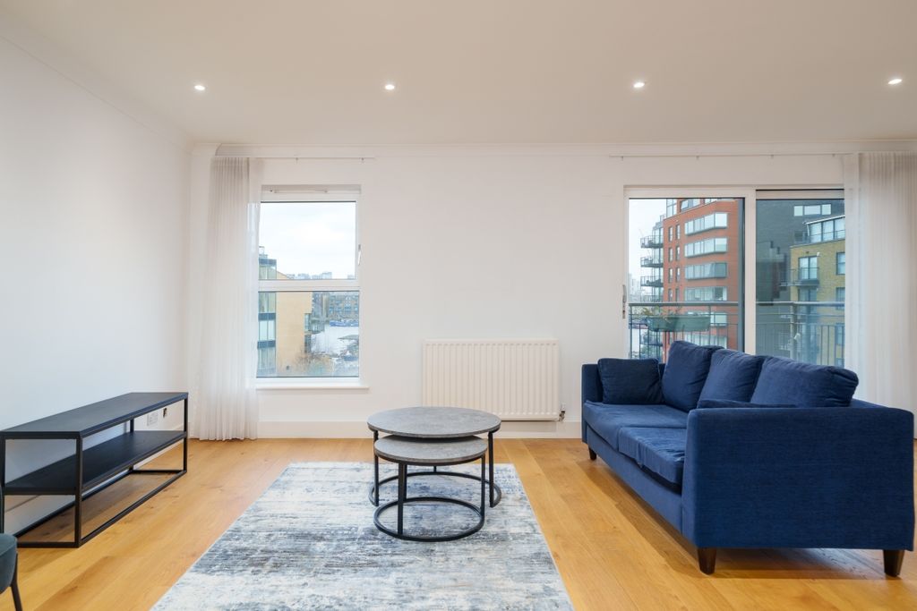 Property photo 3 of 12 Providence Square...