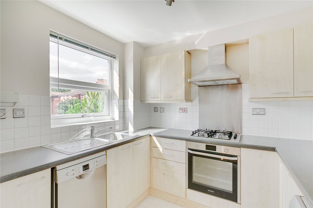 Property photo 2 of 9
