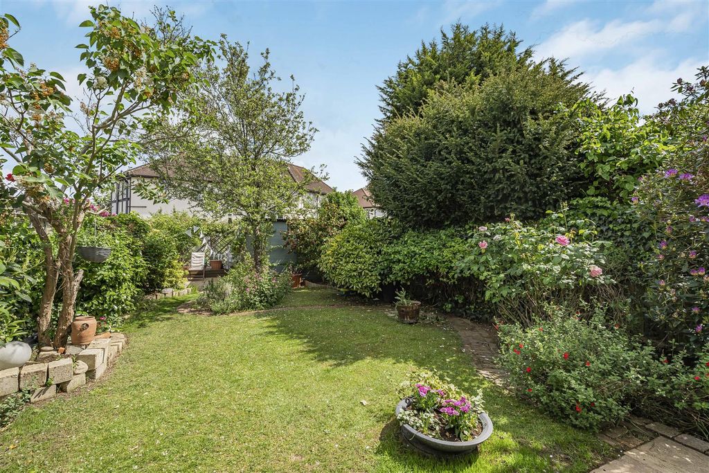 Property photo 2 of 30