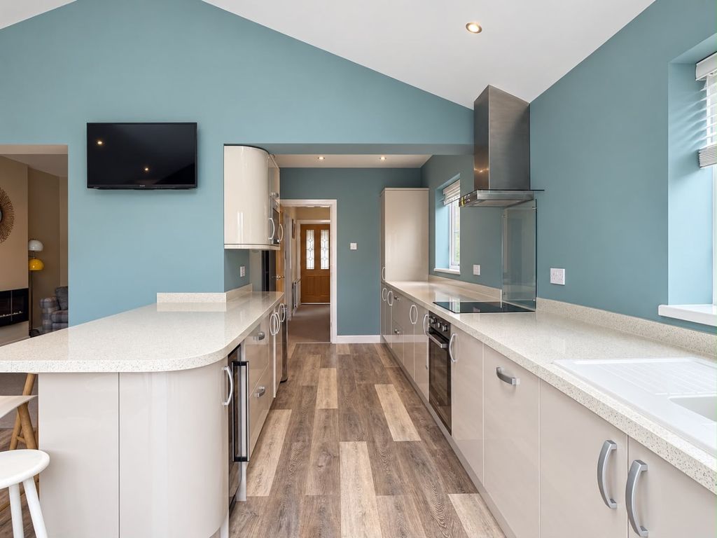 Property photo 3 of 16 5115923