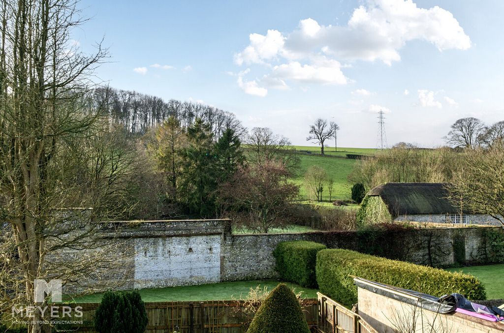 Property photo 3 of 21