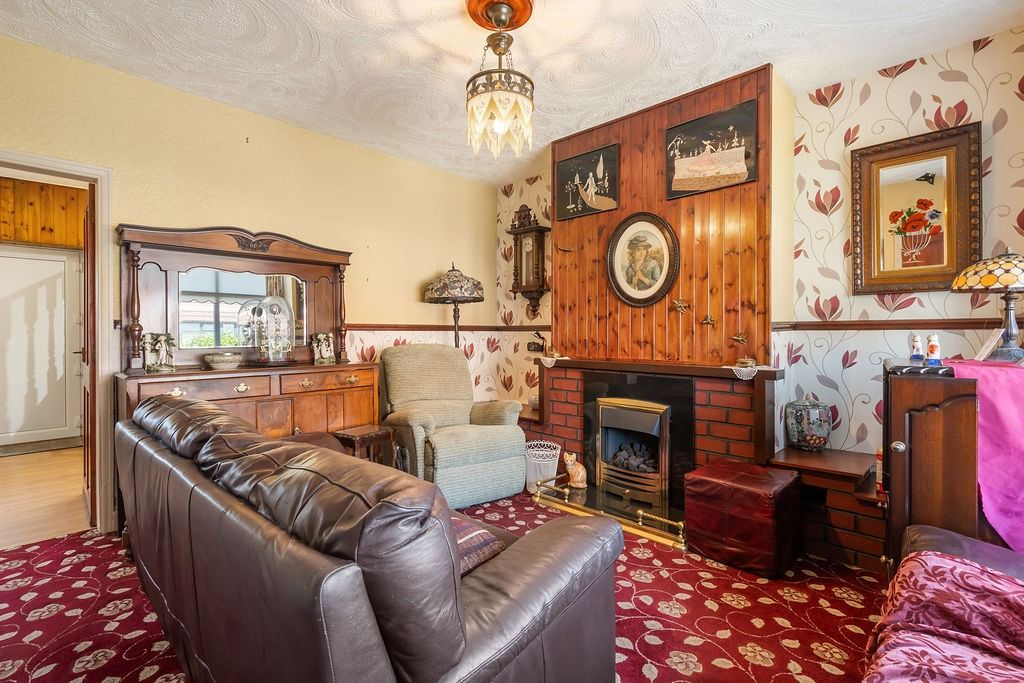 Property photo 2 of 21 4198772