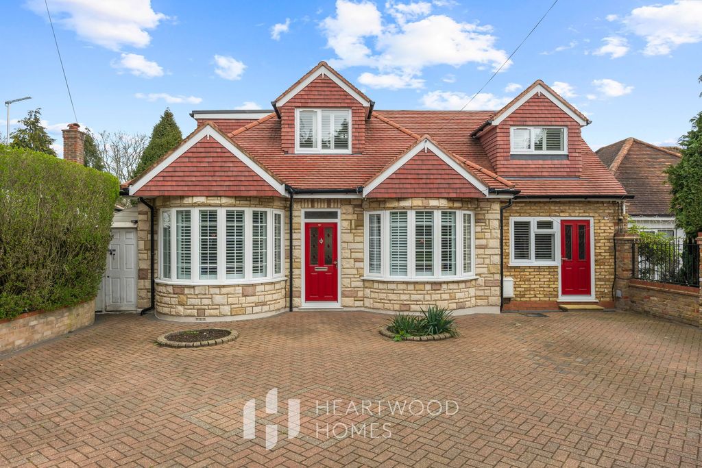 Property photo 1 of 32