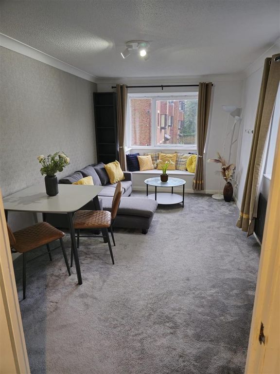 Property photo 2 of 8 Pro-Hciibdme.Jpeg