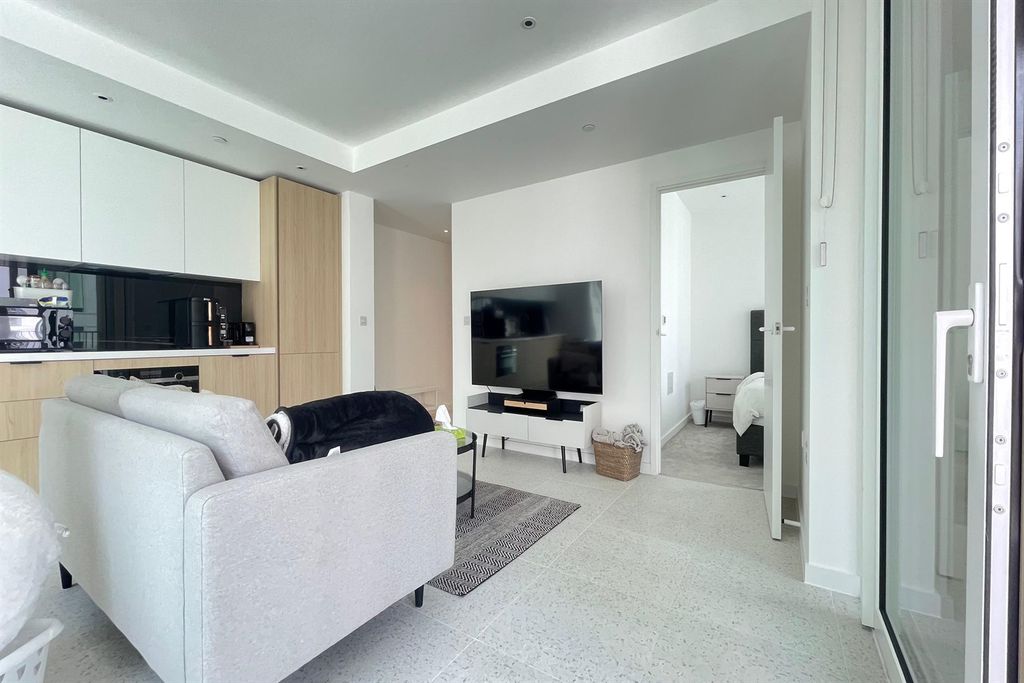 Property photo 1 of 16 (Main)