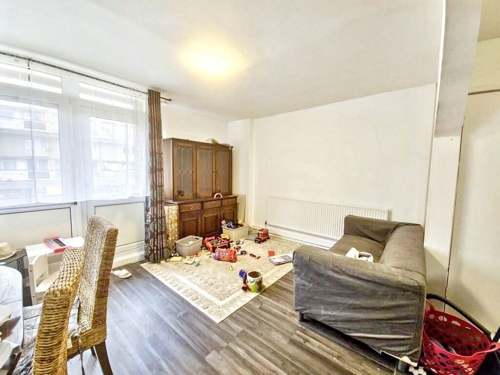 Property photo 2 of 8