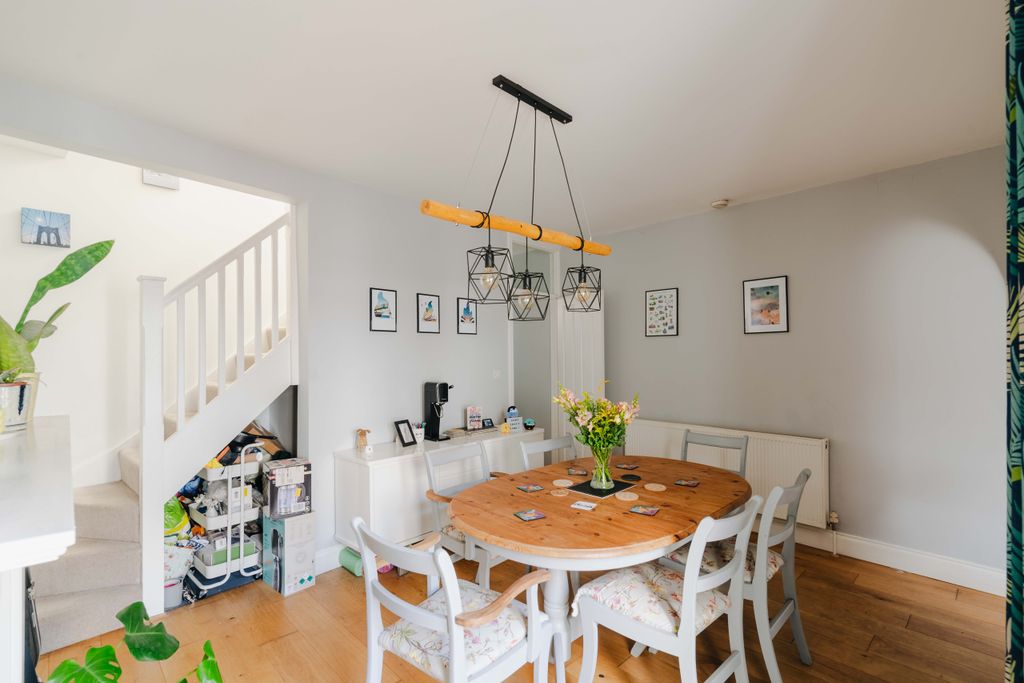 Property photo 3 of 18 6