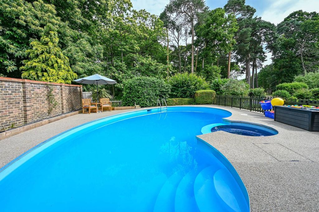 Property photo 2 of 38