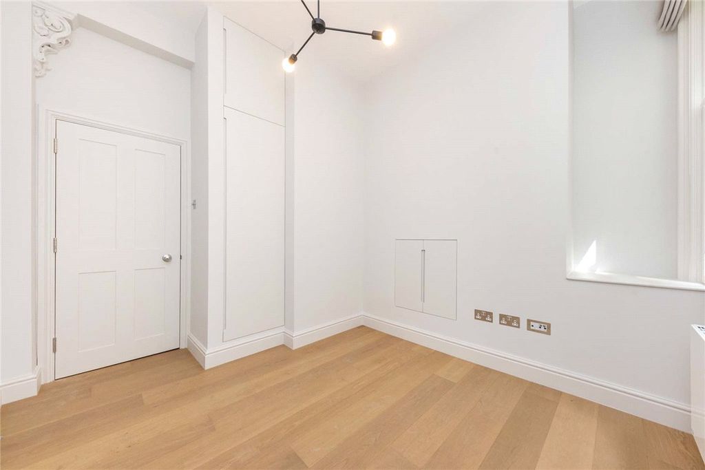 Property photo 2 of 13 Picture No. 08