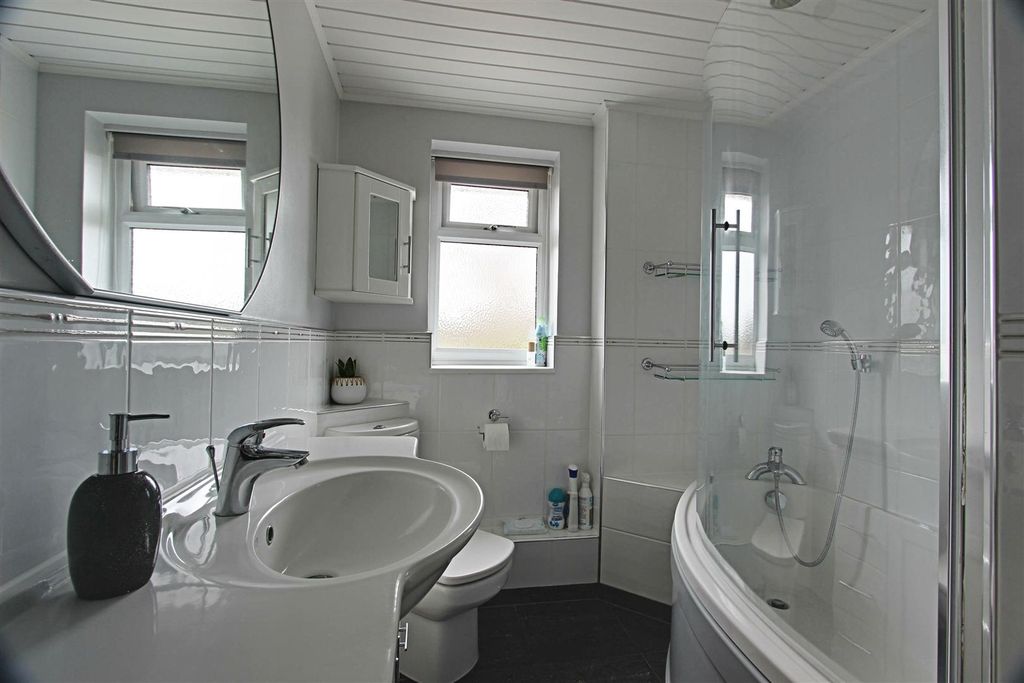 Property photo 3 of 21 Img_1556-Img_1558.Jpg