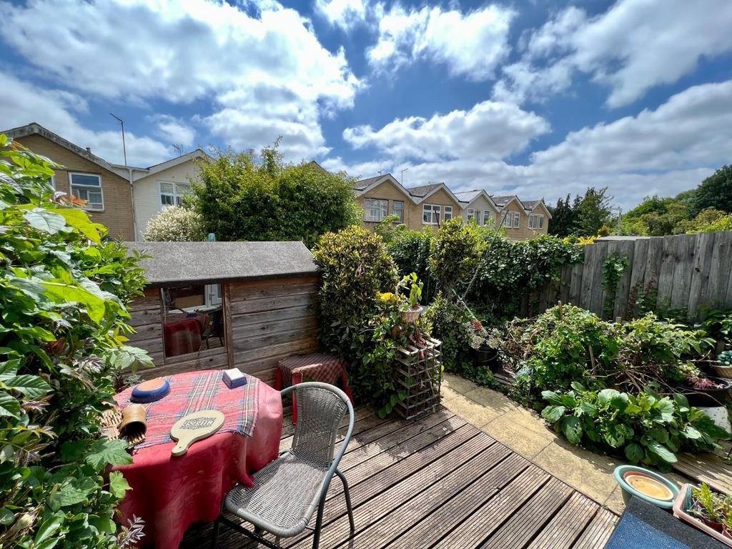 Property photo 3 of 13 Garden