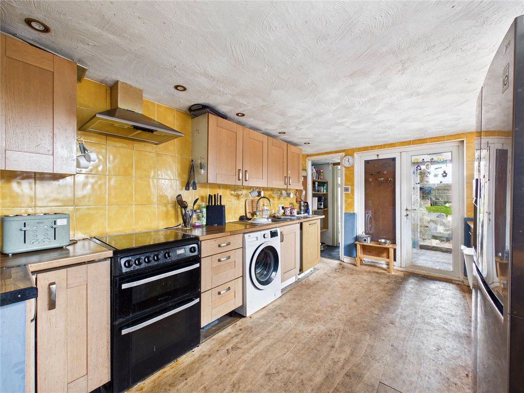 Property photo 2 of 16 Picture No. 10