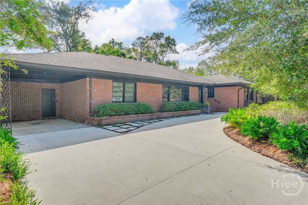 Property photo 1 of 31