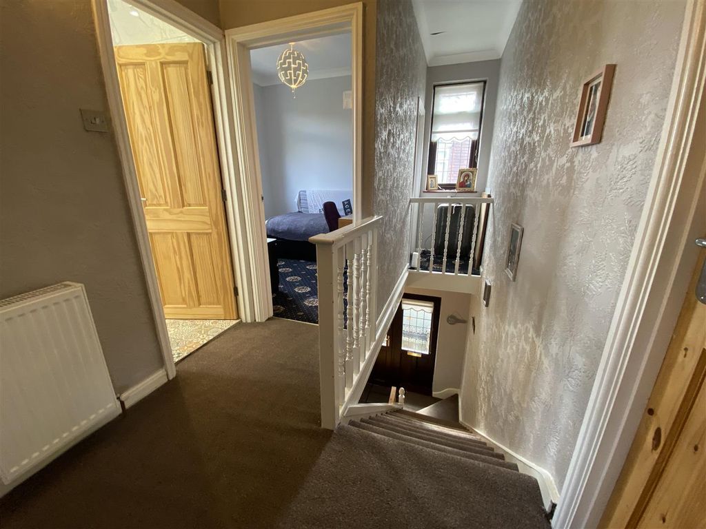 Additional image 21 of 4 bed semi-detached house for saleWood Lane, Dagenham RM8