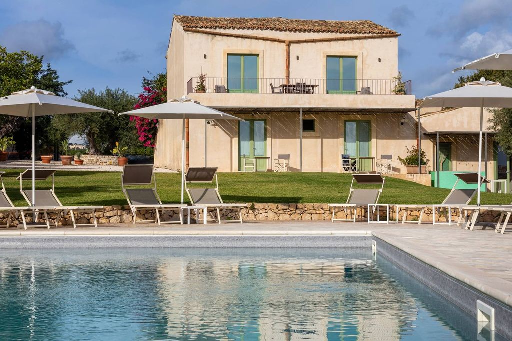 Property photo 1 of 35