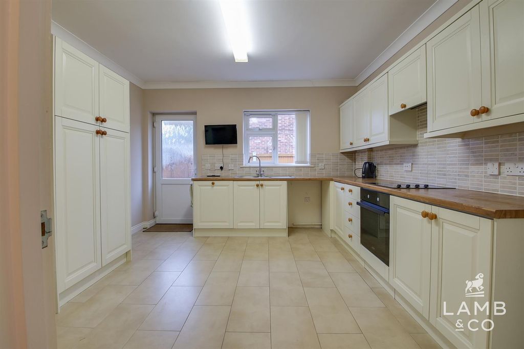 Property photo 3 of 15 Img_4642-Img_4646.Jpeg