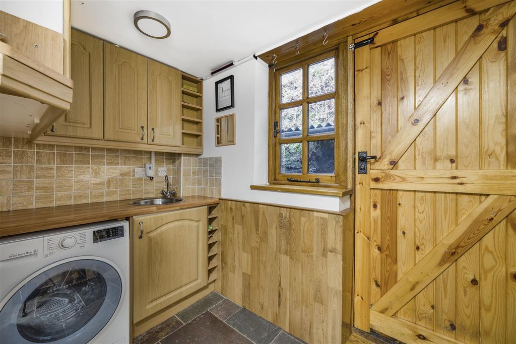 Property photo 3 of 16 Utility Room