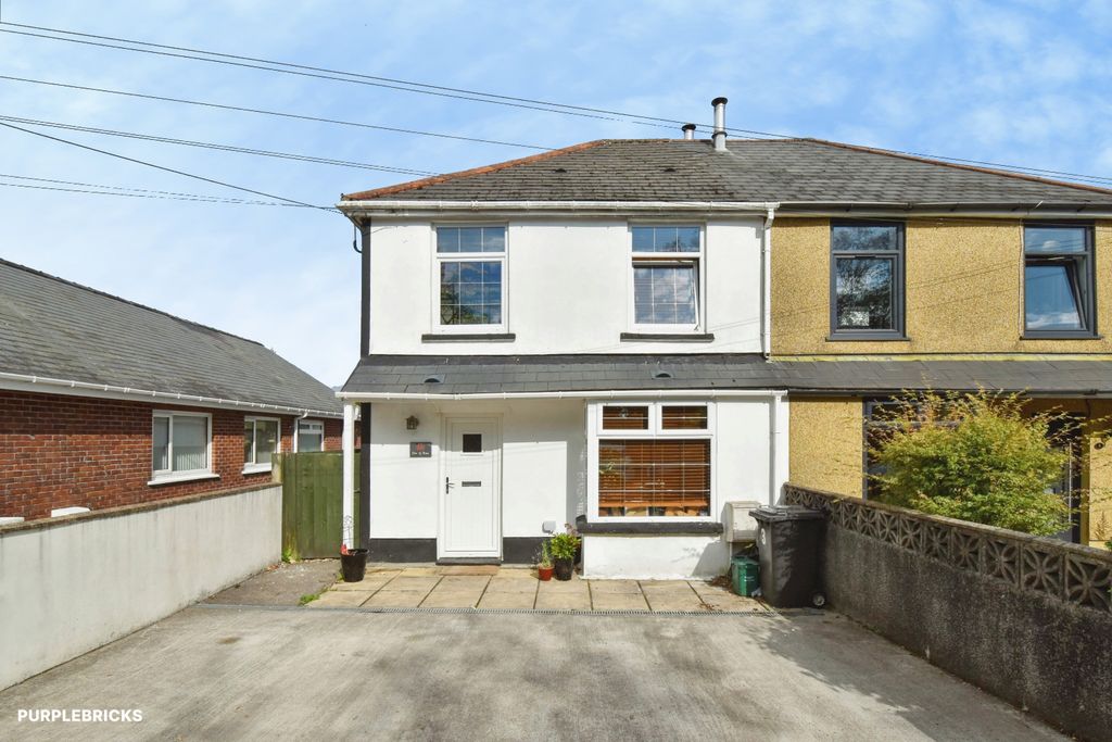 Property photo 1 of 33