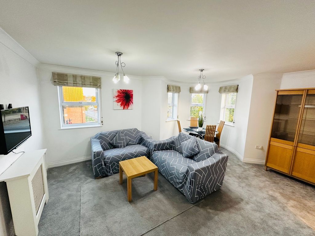 Property photo 3 of 9