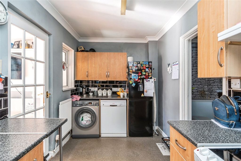 Property photo 3 of 17 Picture No. 21