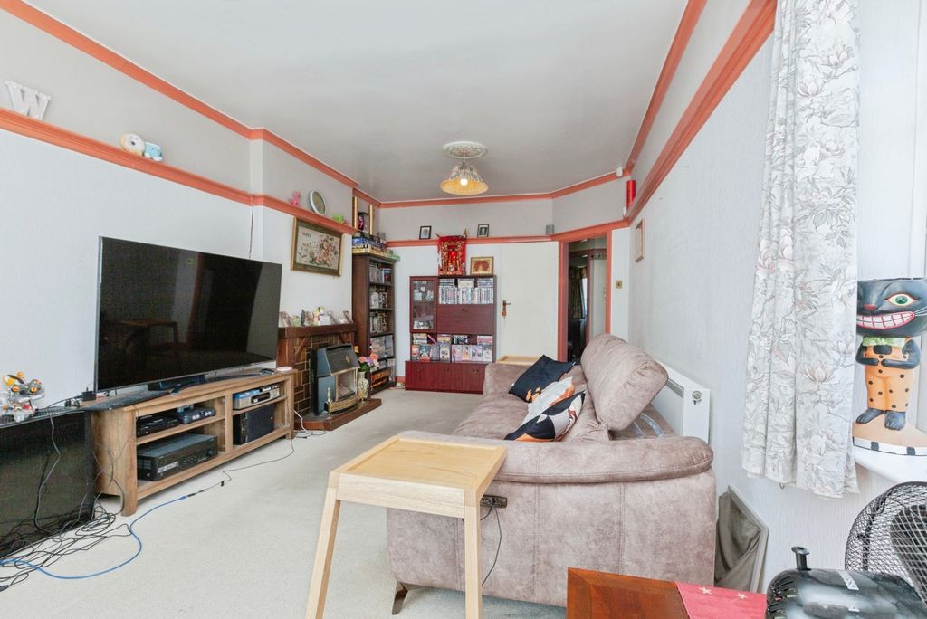 Property photo 2 of 17 Pbox-Img.Jpg