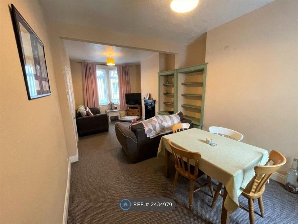 Property photo 3 of 9 Dining Area