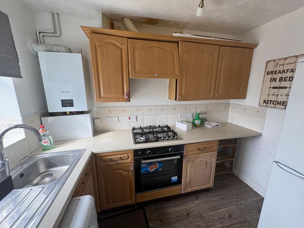 Property photo 2 of 12