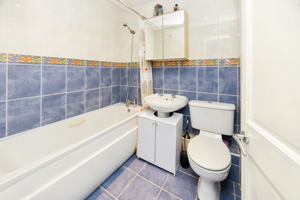 Additional image 12 of 2 bed terraced house for saleLancelot Close, Ifield, Crawley RH11