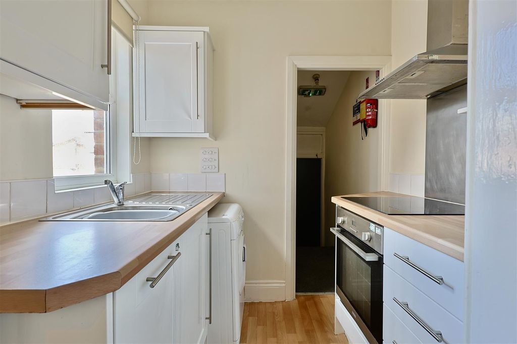 Property photo 3 of 19 F683B00D-3Bdf-40F9-8Ac0-10Bcb3017C39_1_201_A.Jpeg