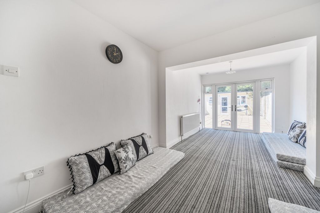 Property photo 3 of 18 1336403-4-6895Fd3...