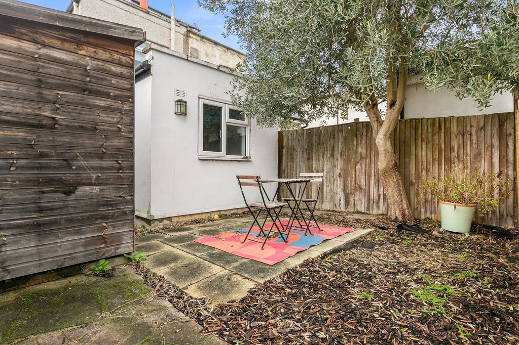 Property photo 3 of 9