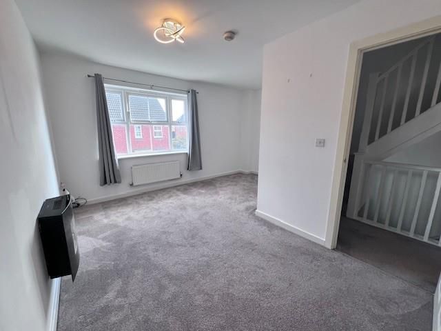 Property photo 2 of 10 Lounge.Jpg