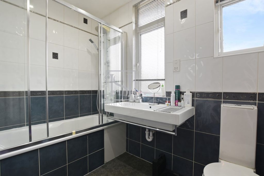Property photo 2 of 12 Gallery