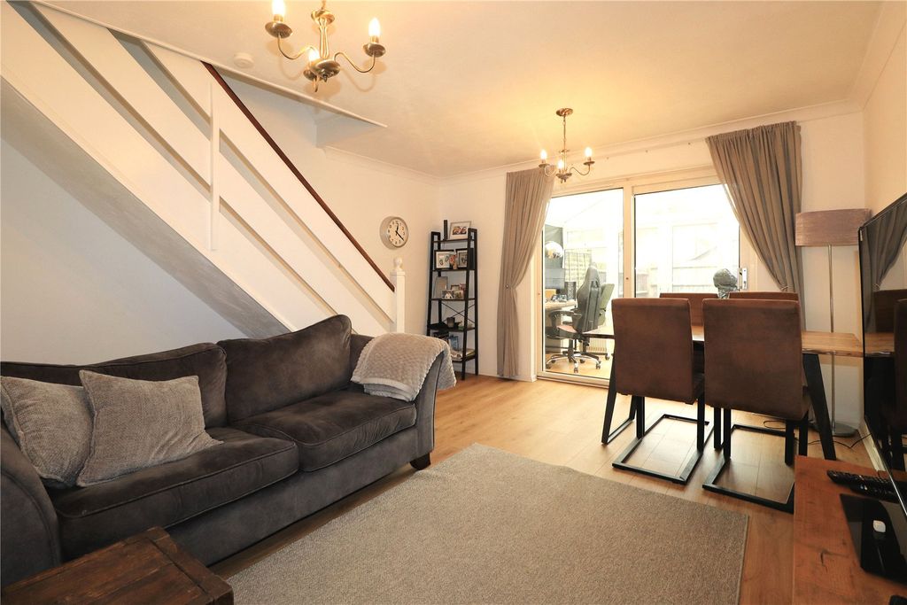 Property photo 2 of 10 Picture No. 21