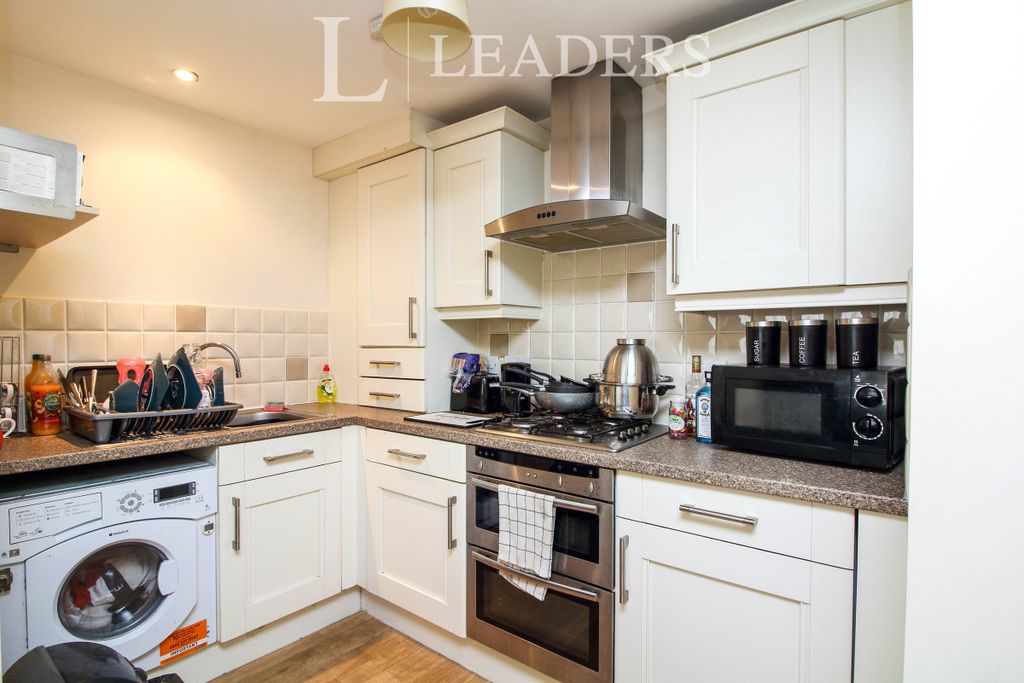 Property photo 2 of 5 Kitchen