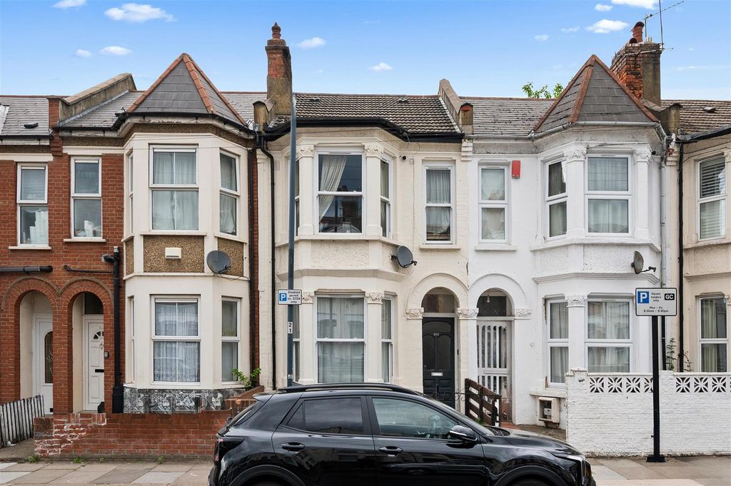 Property photo 1 of 10 Daniels_Chapter Road, London, Nw2_013.Jpg