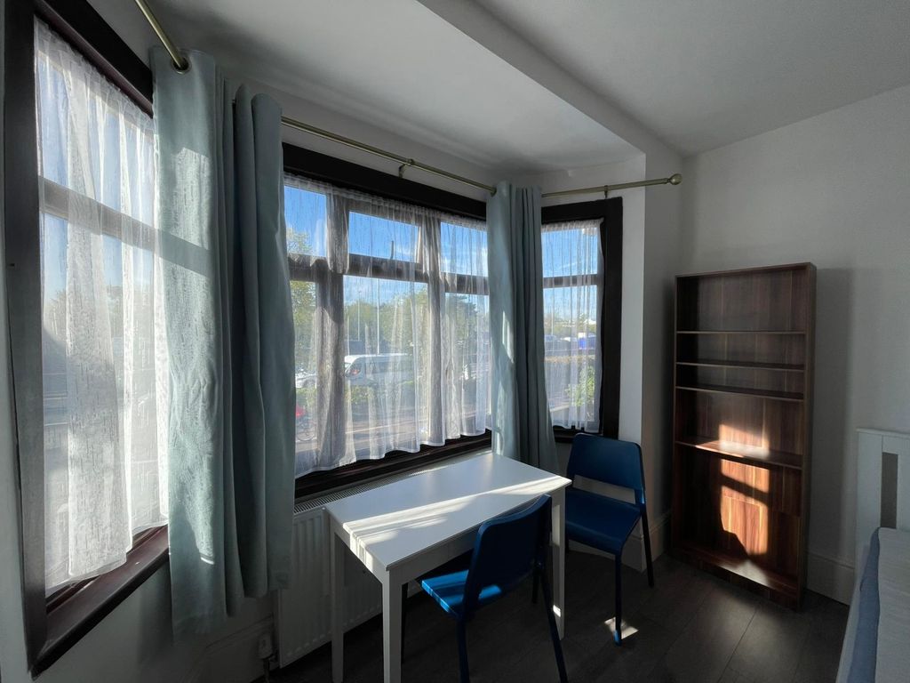 Property photo 2 of 9 Photo 3