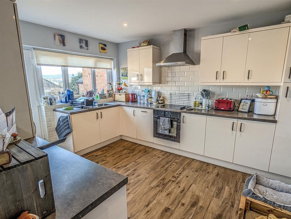 Property photo 3 of 11 1-Pxl_20260114_100152318.Jpg