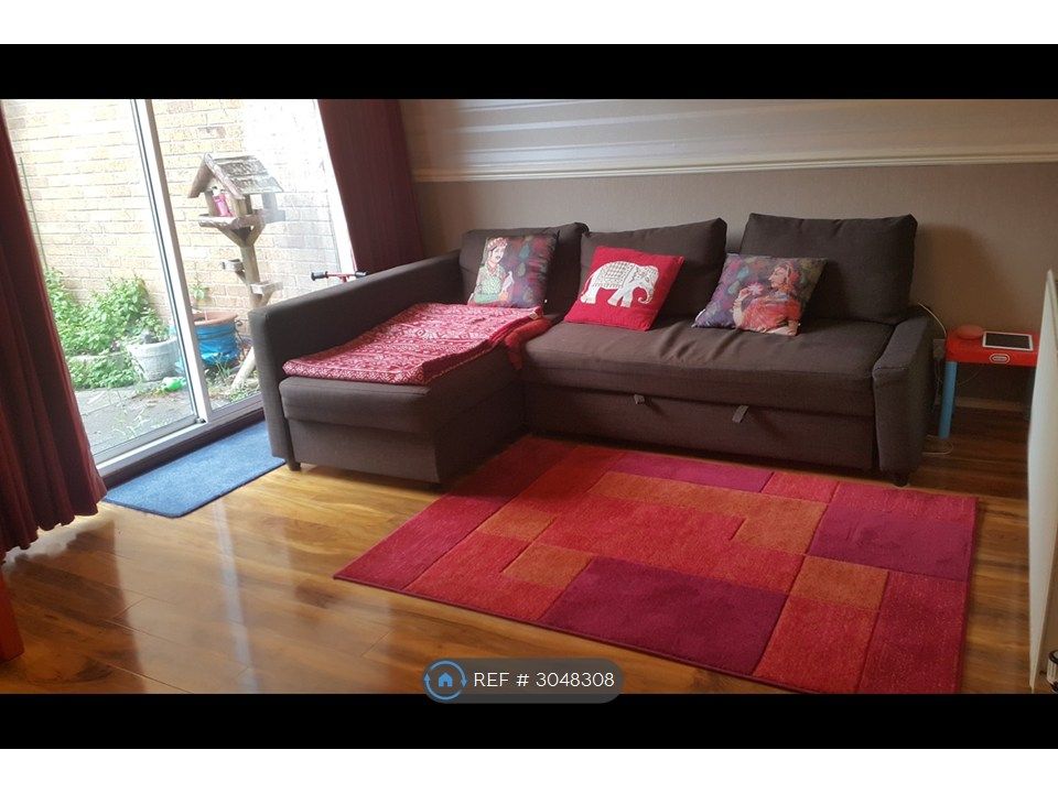 Property photo 1 of 17 Living Room